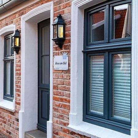 Haus Am Siel 01, Zentral Mit Eigenem Steg Villa Greetsiel Eksteriør billede